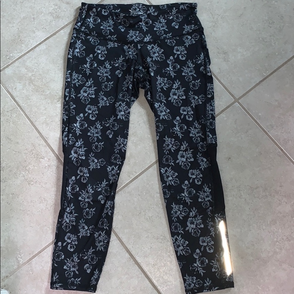 Old navy flower leggings